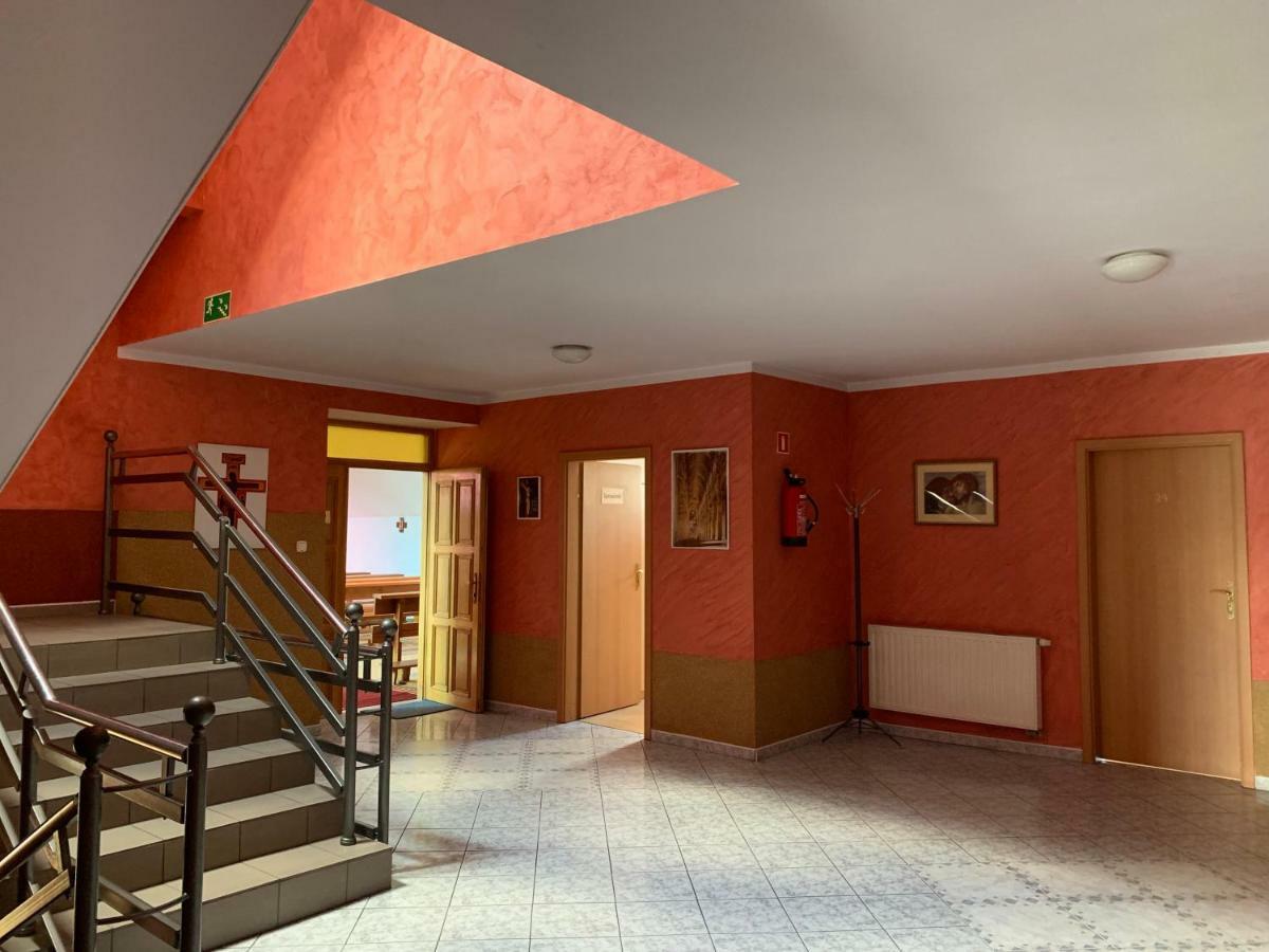Dom Pielgrzyma Schr Hotell Grabowka Exteriör bild