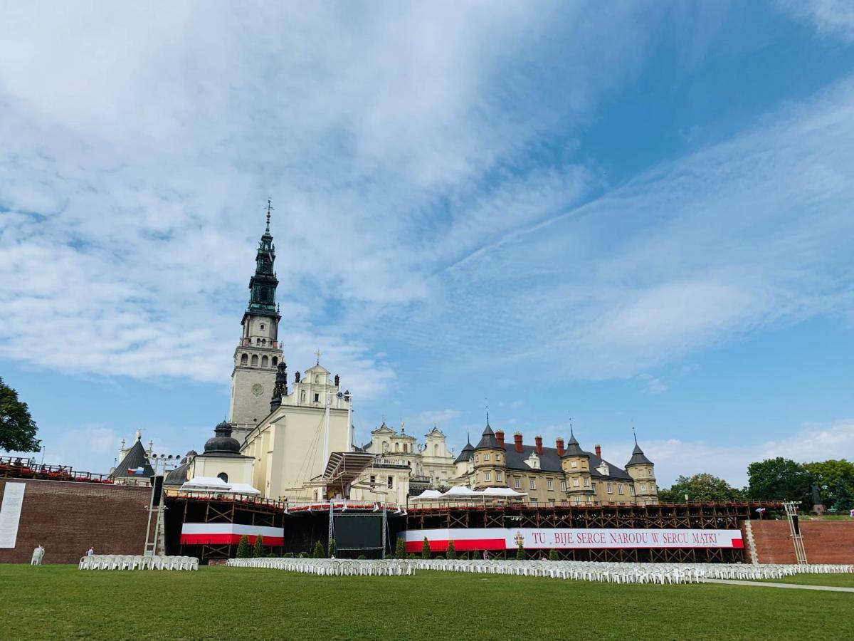 Dom Pielgrzyma Schr Hotell Grabowka Exteriör bild